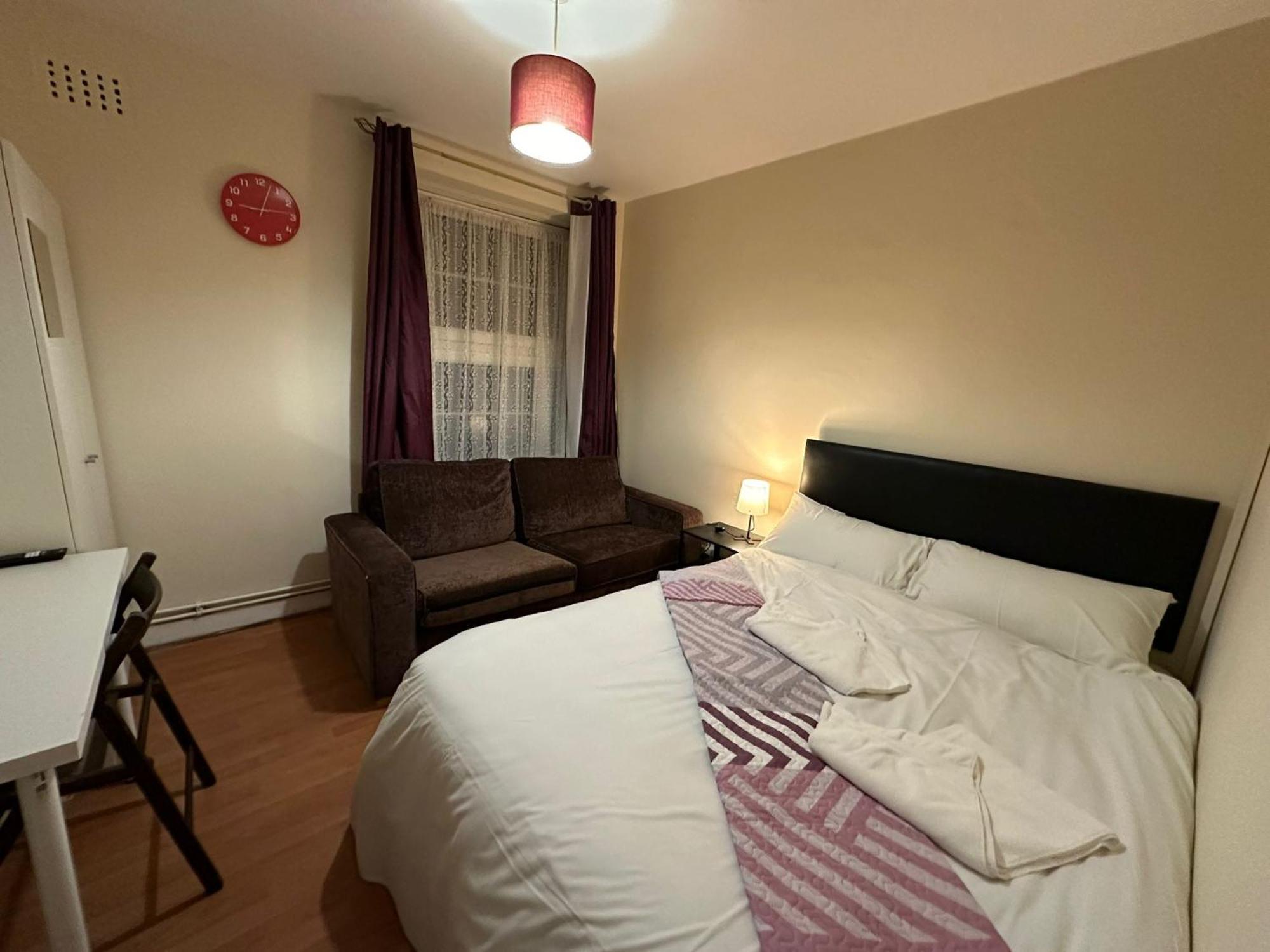 Beautiful Private Double In A Shared 3-bedroom Minutes Walk From Bethnal Appartamento *
