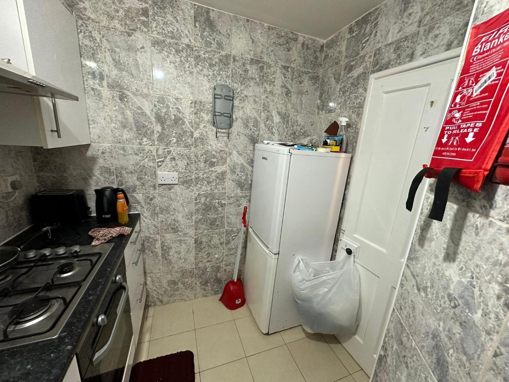 Appartamento Beautiful Private Double In A Shared 3-bedroom Minutes Walk From Bethnal Londra